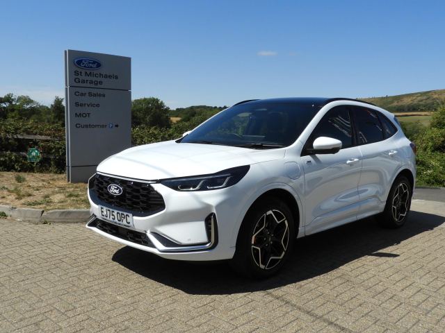 2025 (75) Ford Kuga ST-Line X 5 door 2.5L Duratec PHEV 243PS FWD CVT Automatic